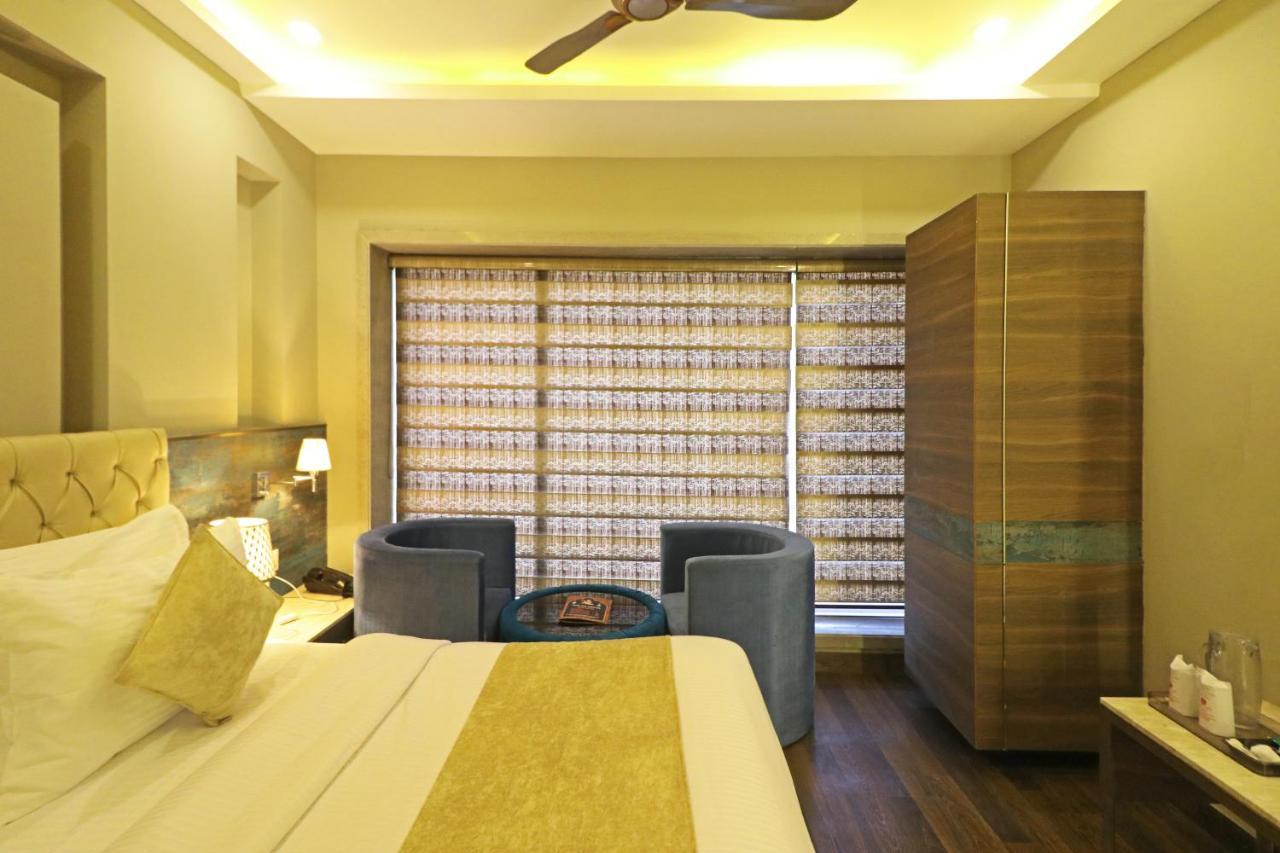 The Ivy Grand Hotel In City Centre With Free Secured Parking New Delhi Exterior photo