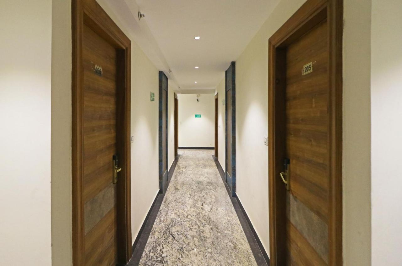 The Ivy Grand Hotel In City Centre With Free Secured Parking New Delhi Exterior photo