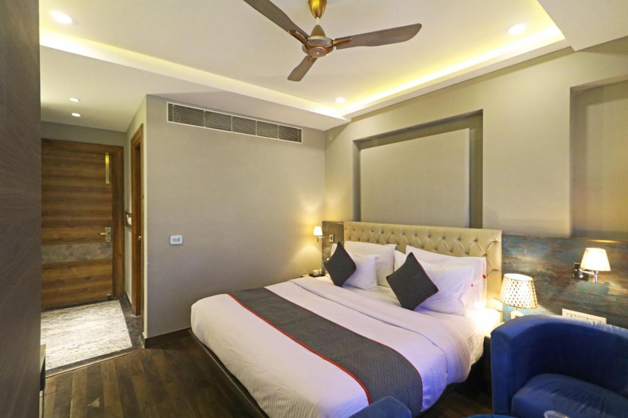The Ivy Grand Hotel In City Centre With Free Secured Parking New Delhi Exterior photo